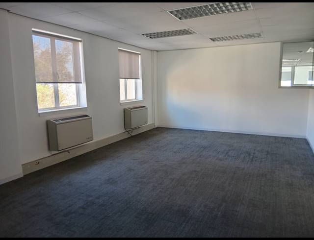 2,415M² BUILDING TO LET IN BRYANSTON